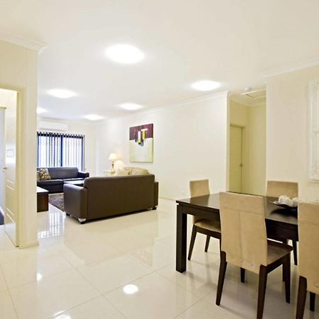 Astina Serviced Apartments - Central Penrith Luaran gambar