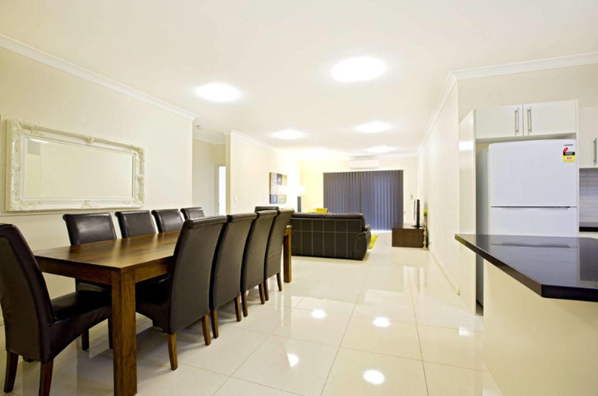 Astina Serviced Apartments - Central Penrith Luaran gambar